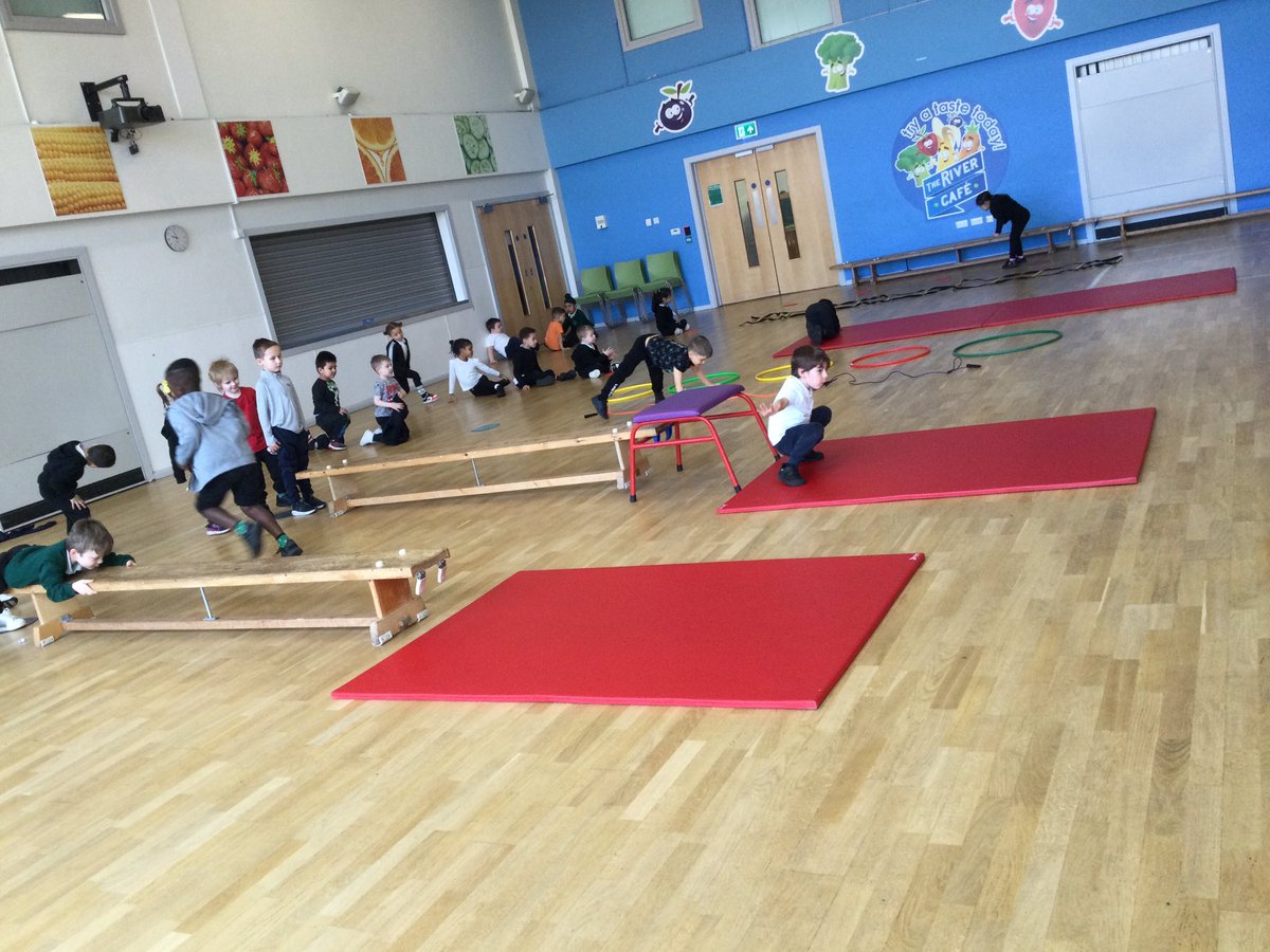 PERiverView1's tweet image. Well done to both Reception classes performing some amazing work in Gymnastics this morning. Children have used their imagination to travel and jump in a range of ways like animals using different apparatus. You are all superstars ⭐️