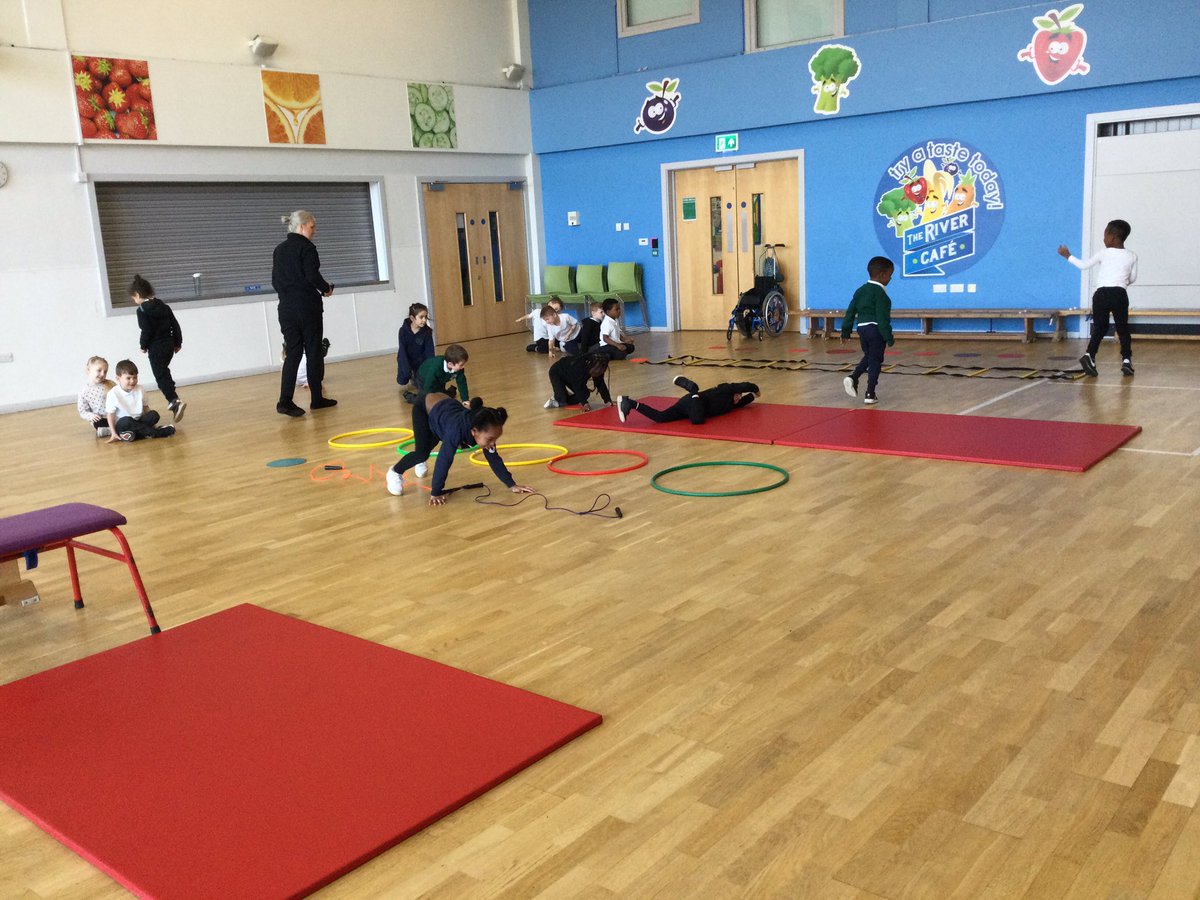PERiverView1's tweet image. Well done to both Reception classes performing some amazing work in Gymnastics this morning. Children have used their imagination to travel and jump in a range of ways like animals using different apparatus. You are all superstars ⭐️