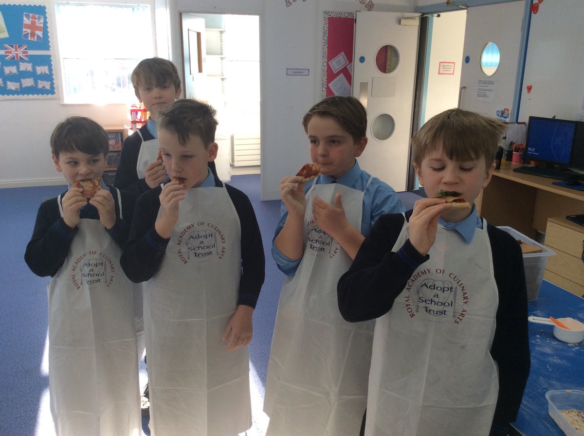 StMargs_Year5's tweet photo. 5W taste testing pizza! They are now experts for next week. #StMargsDT https://t.co/atpMcnU3zS