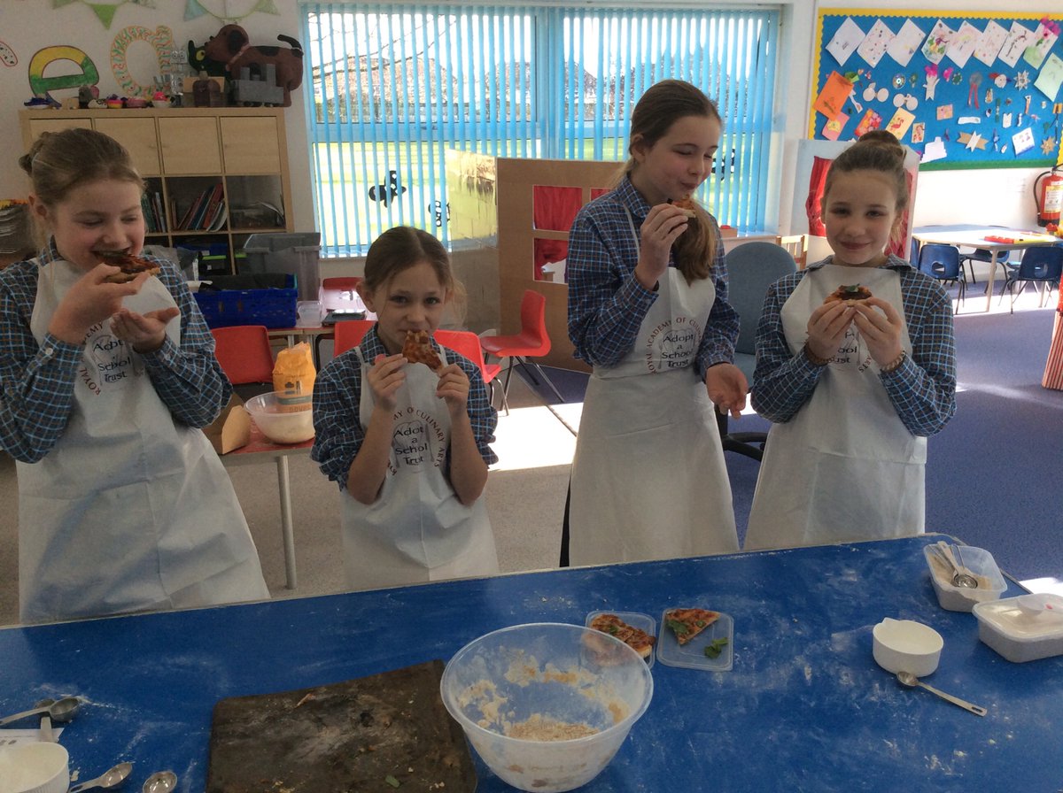 StMargs_Year5's tweet photo. 5W taste testing pizza! They are now experts for next week. #StMargsDT https://t.co/atpMcnU3zS