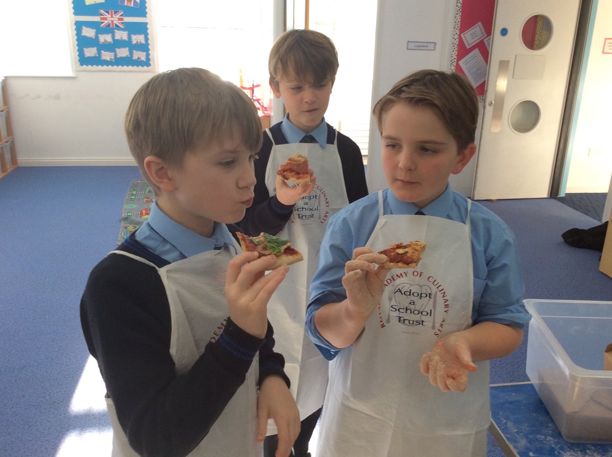 StMargs_Year5's tweet photo. 5W taste testing pizza! They are now experts for next week. #StMargsDT https://t.co/atpMcnU3zS