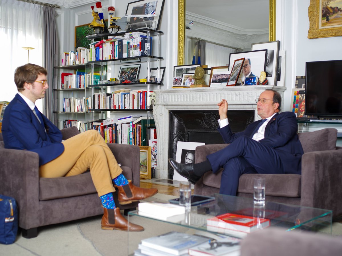 📚 #VendrediLecture « C’est ça, le rôle de la littérature : que le récit de l’auteur devienne l’émotion de tous » - <a href="/fhollande/">François Hollande</a>, ancien président de la République, est l’invité de la bibliothèque des politiques, sur <a href="/ErnestLire/">ERNEST</a> : ernestmag.fr/2022/02/04/fra…