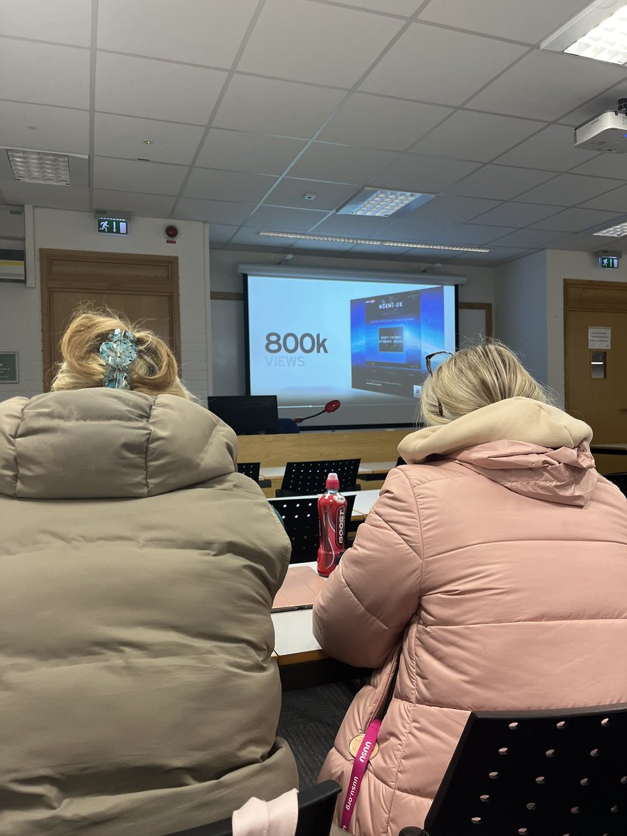 Rebeccaxlynn16's tweet photo. Ending week 2 with contemporary Tourism #filmtourism #screentourism #ulsteruni @PeterBolan https://t.co/09UUmmlNxk