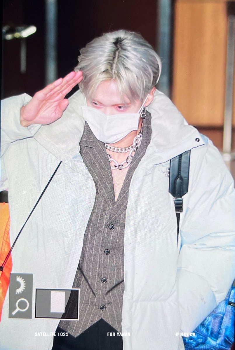 19961025net's tweet photo. 220204

1위축하 

#옌안 #펜타곤         @CUBE_PTG 
#INVITE_U         #Feelin_Like https://t.co/SWCyMAcjZM