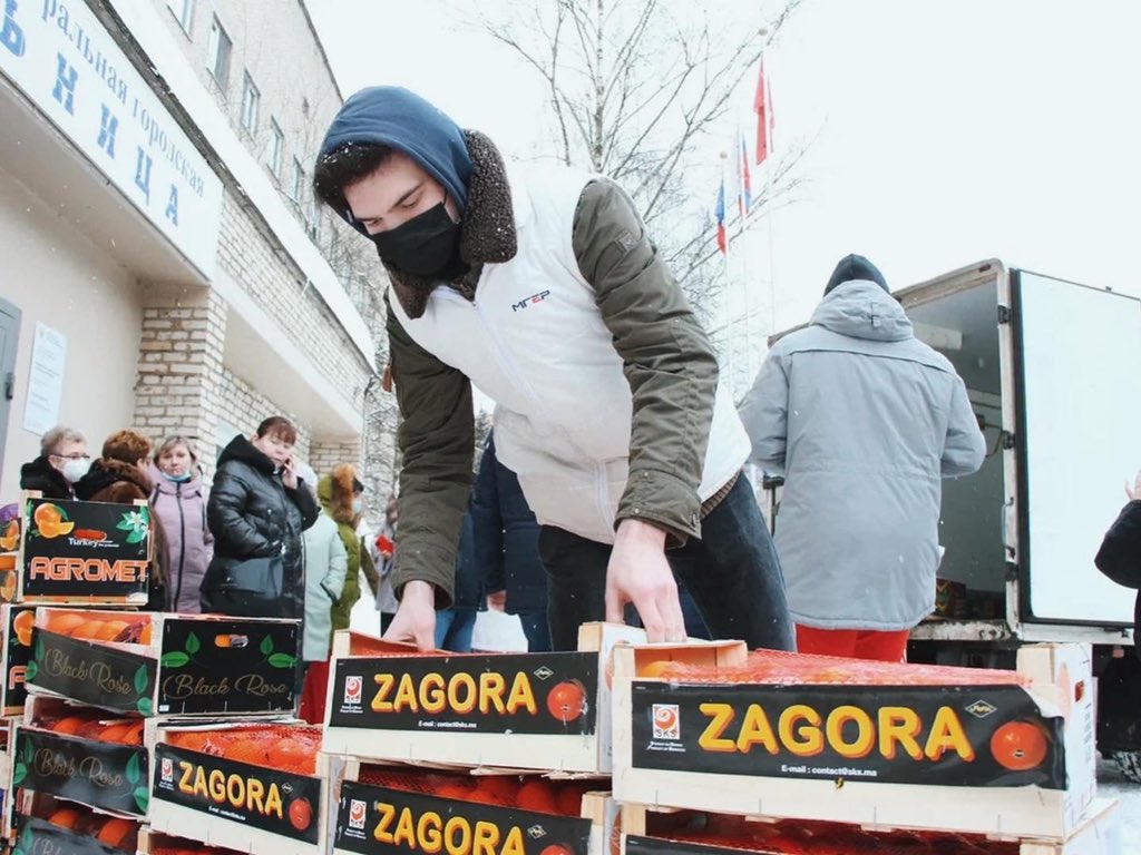 mger_mo's tweet photo. В регионе значительно возросла нагрузка на первичное медицинское звено 

«Молодая Гвардия Единой России» в Московской области помогает врачам.

#МГЕР #МГЕРМО #СпасибоВрачам https://t.co/qjlc6HyUZy