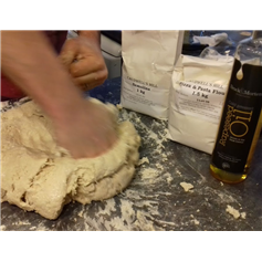 Are you a pizza lover?! If so, Wednesday 9th Feb is for you as it's National Pizza Day! And why not create your own Peak District pizza at home. To make it easier, we've put lots of ingredients together in one handy pack - get yours in ready for Wednesday!
saucedhere.co.uk/p/Make_your_ow…