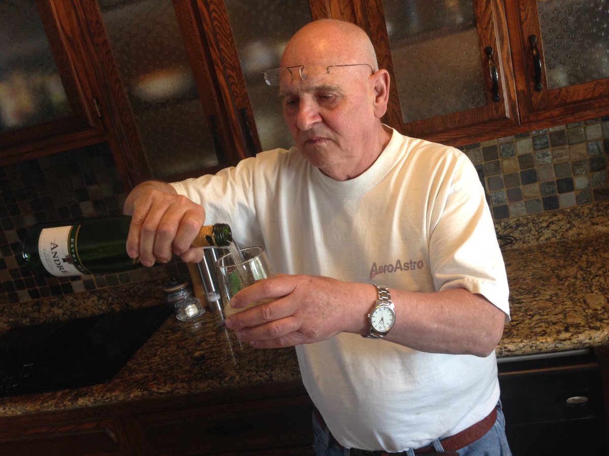 CommsGill's tweet image. Cheers Dad 🍷86 today, but only in my heart ❤️ thank you ⁦@hospicestclare⁩ for all you did for Dad and our family #forevergrateful