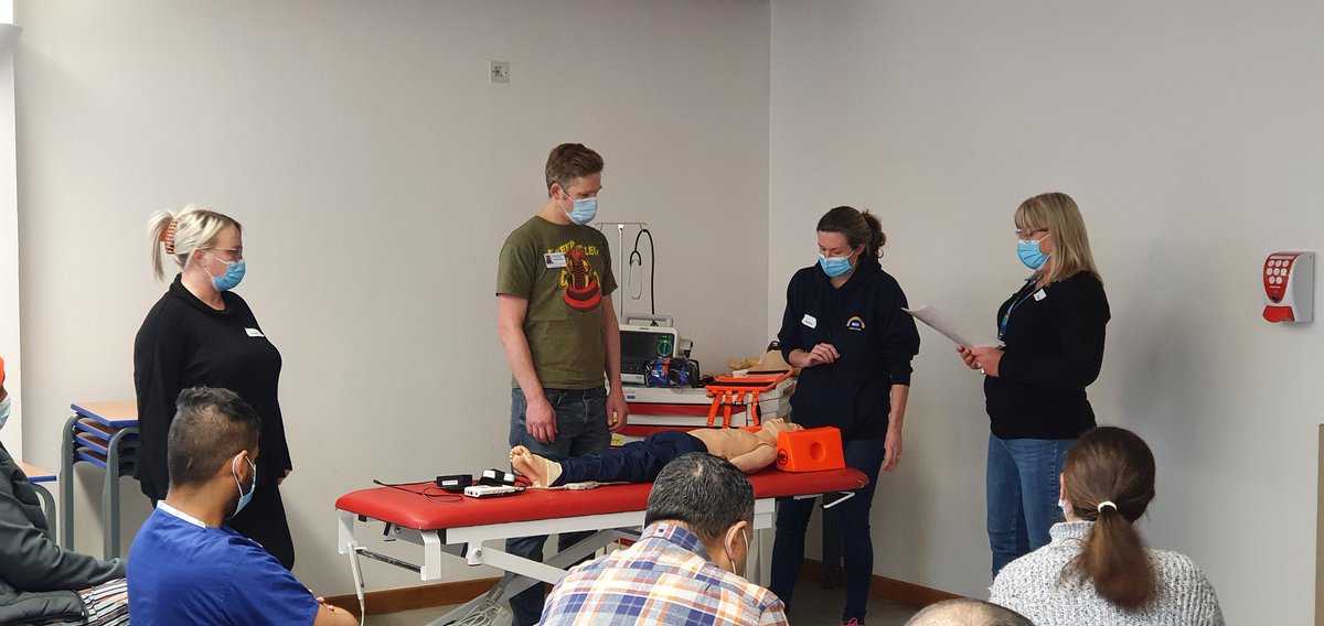 Time 4 a bit of paediatric trauma simulation demo led by our fab ED consultant <a href="/drcazz/">Cazz Brock</a> on the #OneDayPLSCourse <a href="/UHMBT/">MorecambeBayNHSTrust</a> in QVC Morecambe from <a href="/ALSG/">Angel</a> organised by <a href="/dalton_hazel/">Hazel Dalton</a> and <a href="/Resus_UHMBT/">Resus Team</a> #ChildHealthMatters #MajorTraumaAlgorithm #StructuredApproach #CallForHelp #HumanFactors