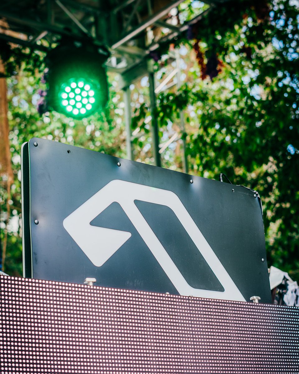 Anjunabeats's tweet image. Our Miami Music Week showcase is on sale now! Joining us on March 27: @iBluestone b2b @REALMAORLEVI, @andrewbayer, @GenixDJ, @Mat_Zo, @nazmusic__, @bexxiemusic and more 🇺🇸
Tickets: tixr.com/e/36117