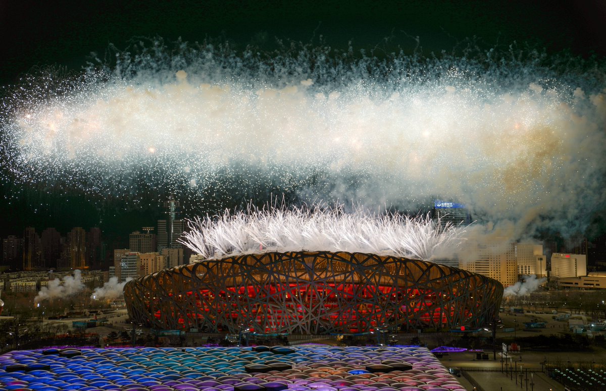 Describe the #OpeningCeremony with one emoji! 🎆 #Beijing2022 | #StrongerTogether
