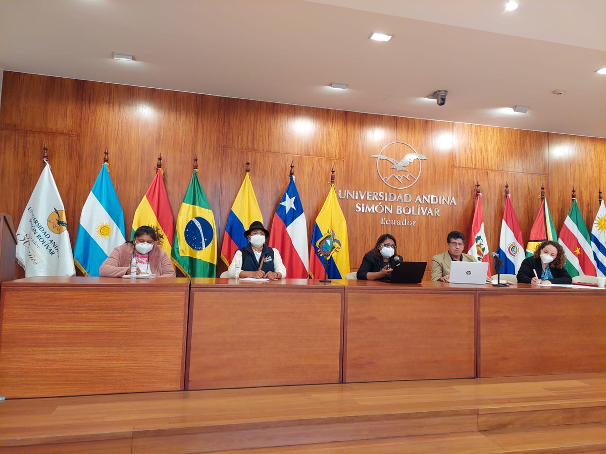 UEenEcuador's tweet photo. Hoy se realiza el 1️⃣er taller de la Mesa de Vigilancia Epidemiológica de #FronteraNorte, ideado por la #UE 🇪🇺 en coordinación con @Salud_Ec🇪🇨

✅ 26 organizaciones miembros de la Mesa planifican acciones para el 2022 e identifican buenas prácticas del 2021

#ProgramaFronteraNorte https://t.co/hhTdNe6SnO