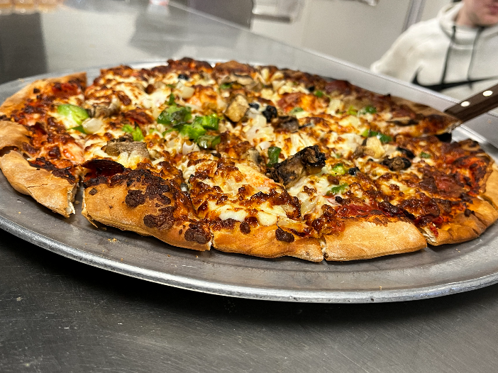 #FreePizzaFriday is here! Hit that RT button for your chance to win a free large one topping from Mister B's! Must follow to win. 🍕🍕