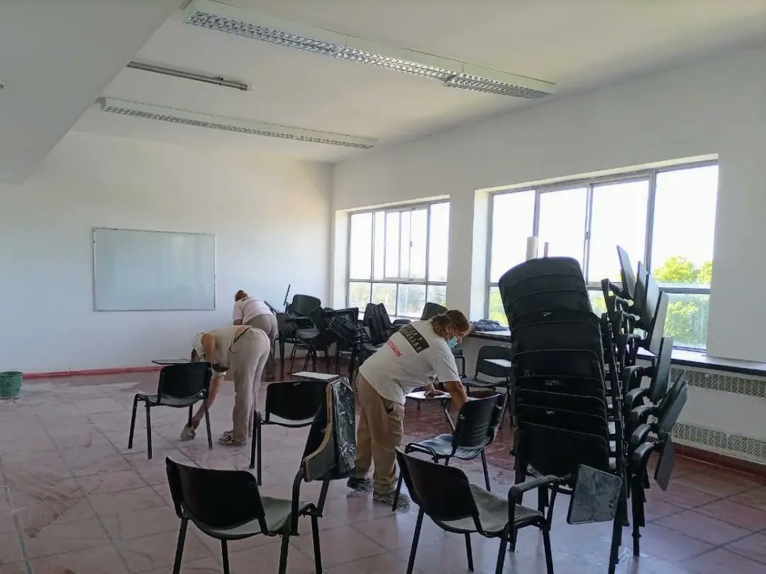 cnctargentina's tweet photo. 🟠👷🏽‍♂️Finalizamos el trabajo de reacondicionamiento de la @UNAJ_oficial para la vuelta a clases🏫🟠
https://t.co/D8Iil6xqjD

#FlorencioVarela #cooperativismo #educacion #trabajo #cooperativas #universidad https://t.co/S7rvgGOe5t