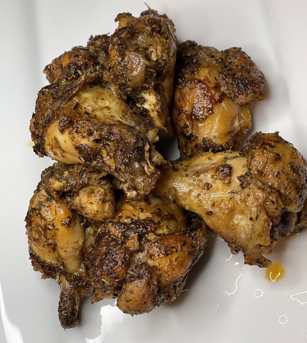 SirSays_'s tweet photo. I’ve been wanting wings all weak 🥺
#yvonneskitchen
#SirKitchen
#Wings https://t.co/aOLHnbAJTY