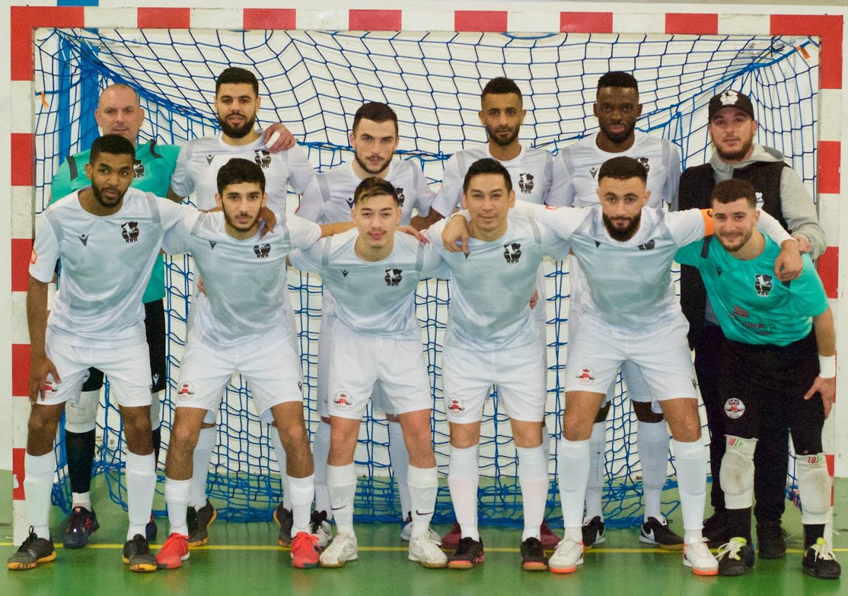 LigueFootLFPL's tweet photo. [FUTSAL]

Place demain la phase des 32es de finale de la Coupe Nationale #Futsal qui concerne 6 clubs de la @LigueFootLFPL :

@nmfFutsal (D1)
@ELFC_officiel (D1)
#Nantes Doulon Bottière (D2)
Association Nantaise Futsal (R1)
@Voltigeurs1907 #Châteaubriant (R1)
La Stéphanoise (R2) https://t.co/2G5HOIyFRe