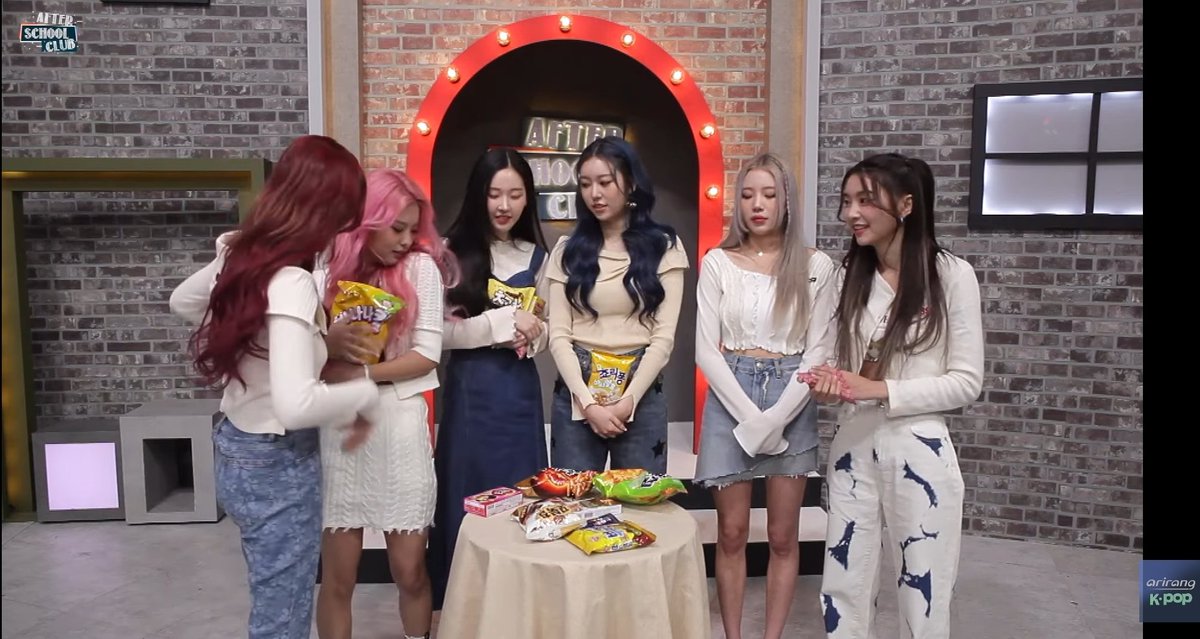 ahiniverse's tweet photo. @arirang_ASC @MMLD_Official Hard to choose just one fav moment bc this video was hilarious 😂 but Ahin screaming their team name "I don't know", the way she celebrated when she got both Taeyeon songs right and how she protected her snacks are the best for me ☺
(Have Korean address)
#BehindASC #MOMOLAND_ASC https://t.co/UJ8FnvAxqe