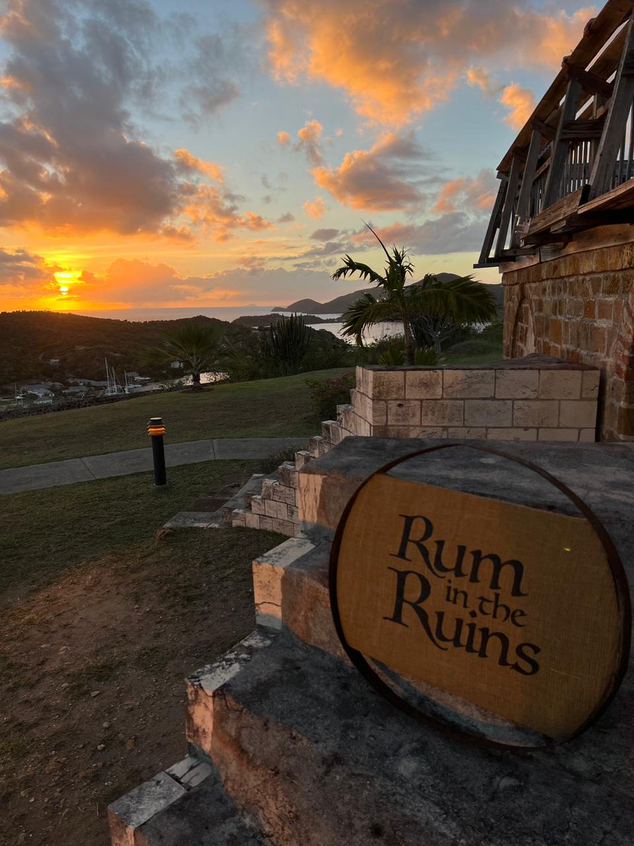 Sundowners and history talks with experts today, 5pm at Dow's Hill!
🥃 See details: ow.ly/ejR430s6xmo
#RumInTheRuins #AntiguaHistory #AntiguaNationalParks #Sundowners #AntiguaNice