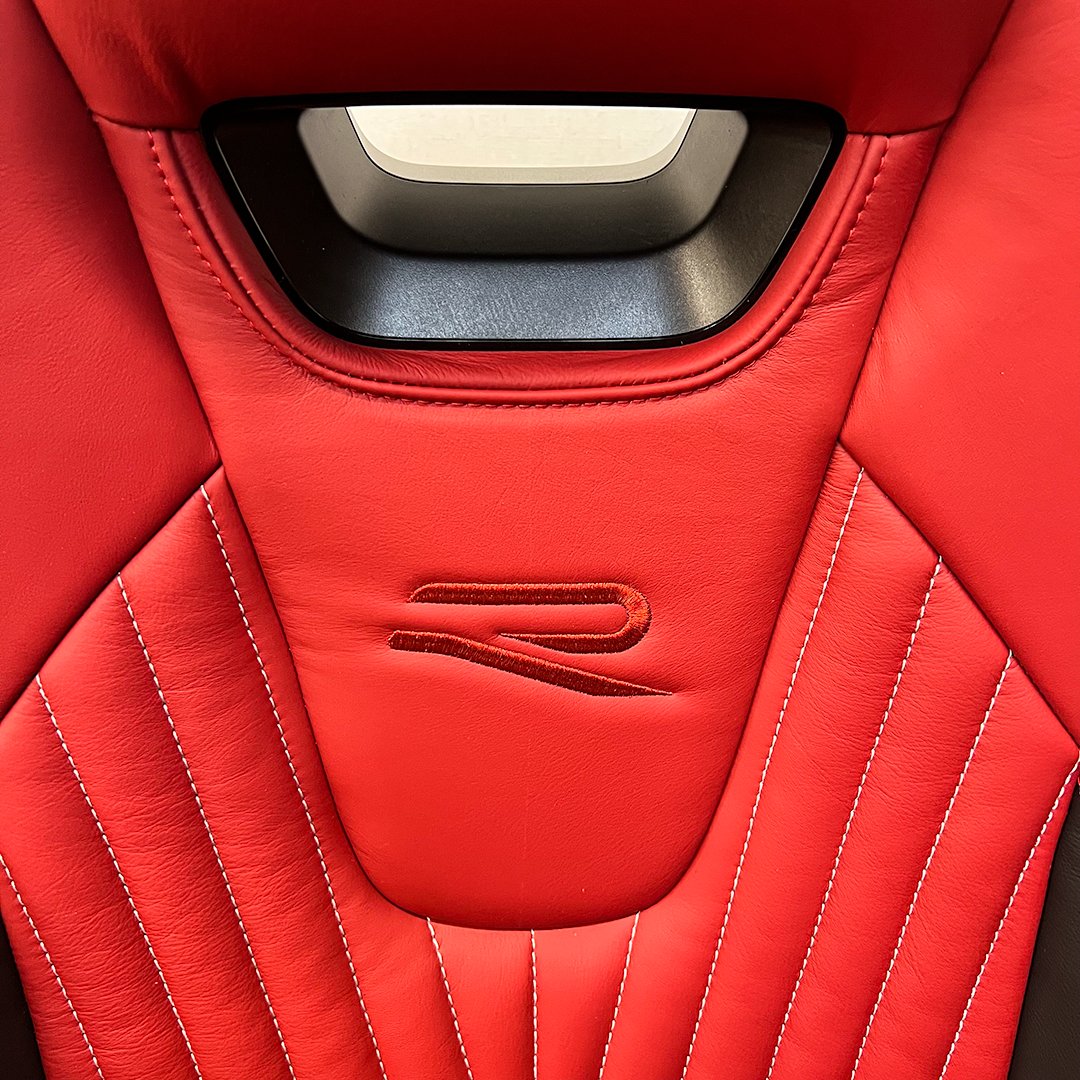 Seat_Surgeons's tweet photo. 🔥Roaring Red 🔥

The first seat to feature in our up-and-coming showroom.

Would you rock these in your Transporter? 💥

#SeatSurgeons #transporter #vw #t6 #leather #hogring #sport #seat #sportseat https://t.co/I7QoqK9EGO