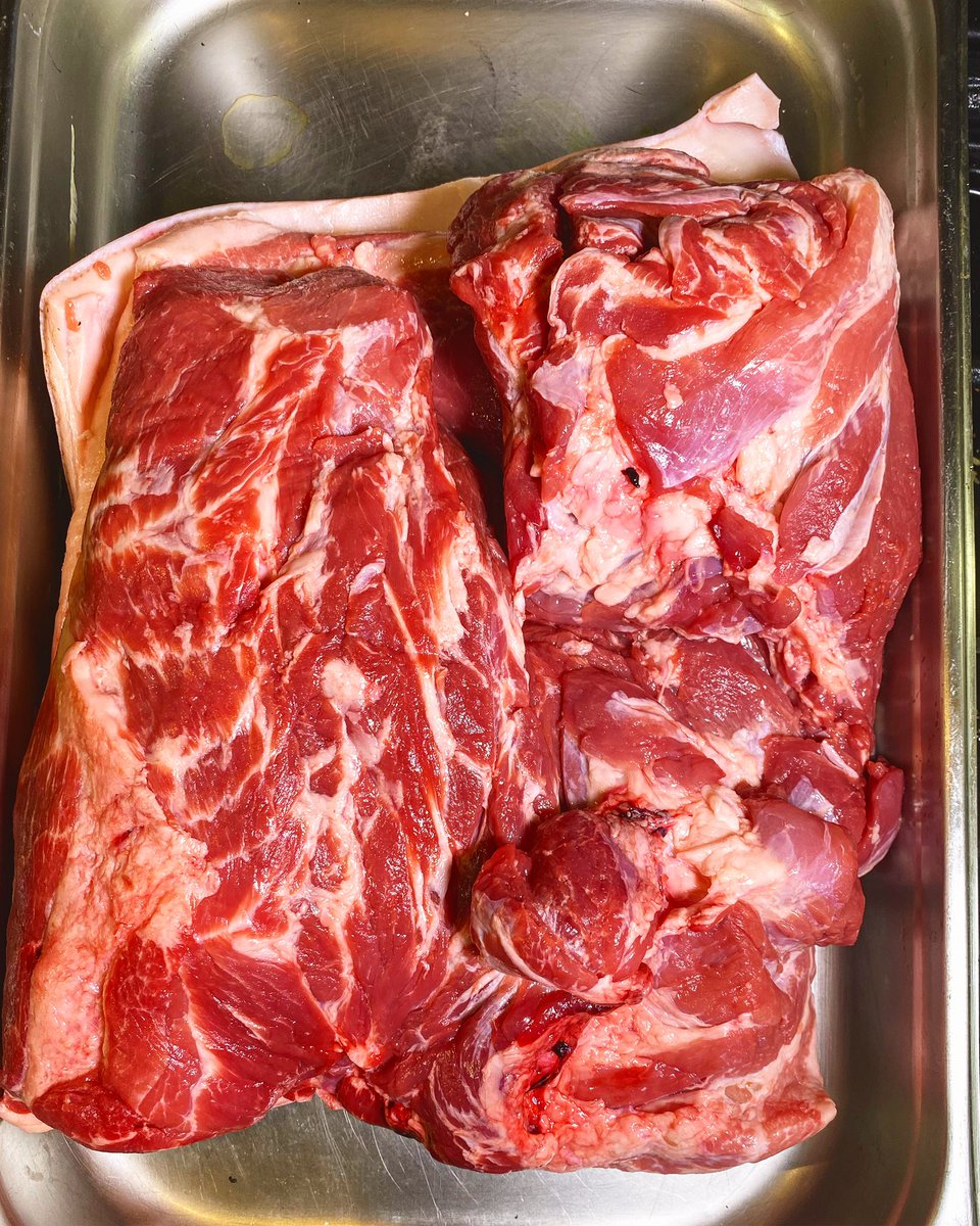 MeatPorn's tweet photo. This epic bone out pork shoulder from the main men @dayus_h has had a touch of @Tubbytoms bacon dust on it before hitting @MacsBBQ so I can prep for a very exciting event next weekend. https://t.co/S0trqNnpjB