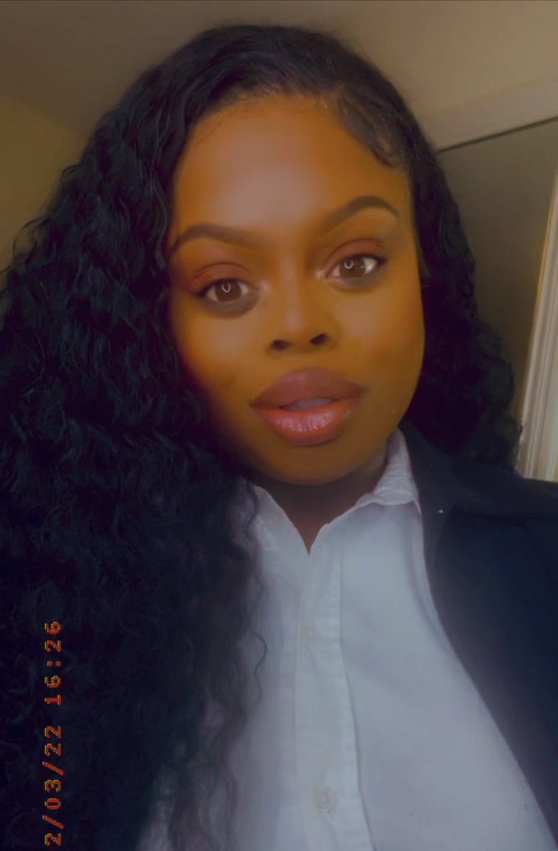 Londie1204's tweet photo. Lmaooo I put my best wig on yesterday n gave my face a nasty professional beat for my interview. I love zoom interviews because imma need you to see these big ole brown eyes when I’m smiling and grinning 😂😂😂 -#pivotintotech #BlackinTech #CustomerSuccess https://t.co/HAglgR1R34