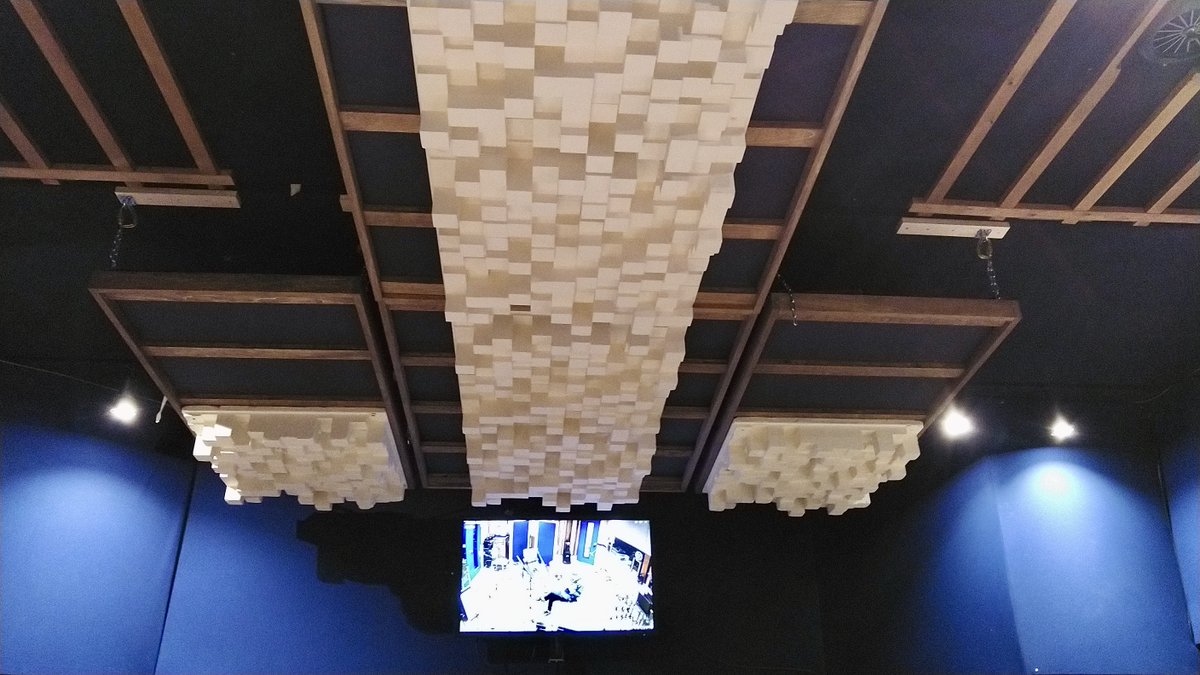 今日は白井曲、歌入れ、コーラス入れ。白井丼元気に復帰。これで全部歌が録れたかな。まさに最終セッション。k1