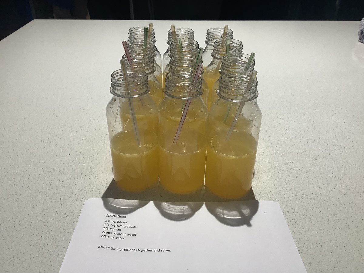AESG_PE's tweet image. Mrs Leigh and Miss McConville delivered a lesson on 'fuelling athletes' for optimum performance. We made isotonic sport's drinks, protein bars and a pasta dish for carbohydrate loading!
#BeMoreSporty