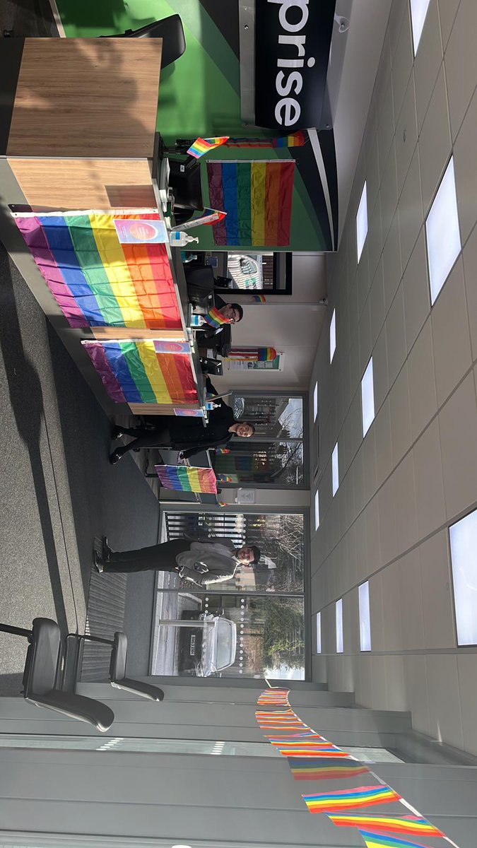 Amy Fisher (@amyfisheru3) on Twitter photo Lovely atmosphere in branch U347 with the eruption of colour <a href="/U3ENTERPRIDE/">U3 Enterpride</a> has brought today!! Amazing cause getting highlighted, honoured to celebrate this within such an inclusive business!!❤️🏳️🌈🌈 #ENTERPRIDE #BRANCHGLOWUP #LGBTHM22
justgiving.com/fundraising/gr… Lovely atmosphere in branch U347 with the eruption of colour <a href="/U3ENTERPRIDE/">U3 Enterpride</a> has brought today!! Amazing cause getting highlighted, honoured to celebrate this within such an inclusive business!!❤️🏳️🌈🌈 #ENTERPRIDE #BRANCHGLOWUP #LGBTHM22
justgiving.com/fundraising/gr…