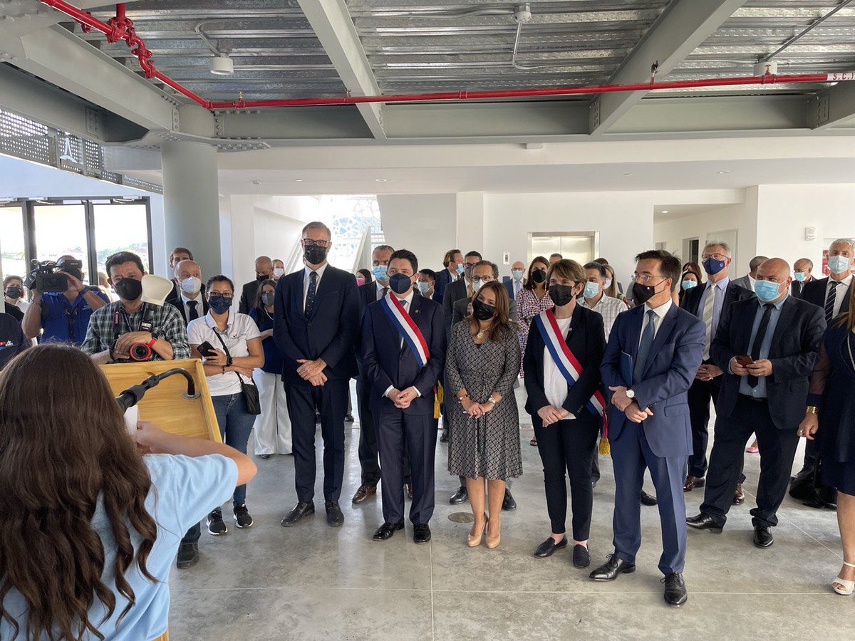 scazebonne's tweet image. Je suis particulièrement honorée de participer à l’#inauguration du Lycée français international de #Panamá en présence de la Ministre de l’Éducation nationale, de l’Ambassadeur de 🇫🇷, du sénateur @OlivierCadic, du directeur de l’@aefeinfo et du Président de la @FAPEEinfo 🇵🇦🇫🇷
