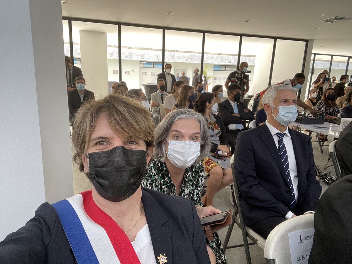scazebonne's tweet image. Je suis particulièrement honorée de participer à l’#inauguration du Lycée français international de #Panamá en présence de la Ministre de l’Éducation nationale, de l’Ambassadeur de 🇫🇷, du sénateur @OlivierCadic, du directeur de l’@aefeinfo et du Président de la @FAPEEinfo 🇵🇦🇫🇷
