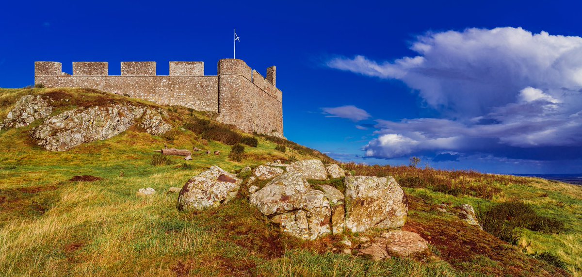 Jnsvms's tweet photo. Hume Castle
#ScottishBorders #VisitScotland #scottishbordersphotography #castle https://t.co/5Pc9Qrh6xs