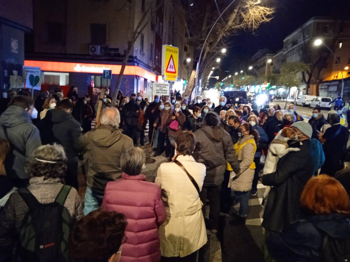 Sanidad pública SOS Puerta del Angel tweet media