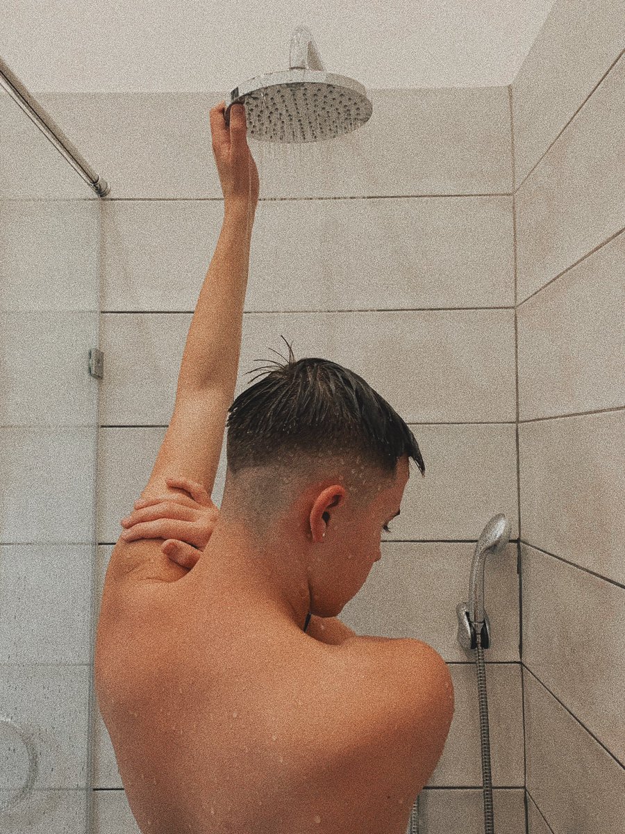 BogatiMate's tweet photo. Régi kép de szeretem nagyon 😛💦

 #gay #lmbtq #lmbtqhungary #bogatimate #lgbtq https://t.co/GlpMDk9kvZ