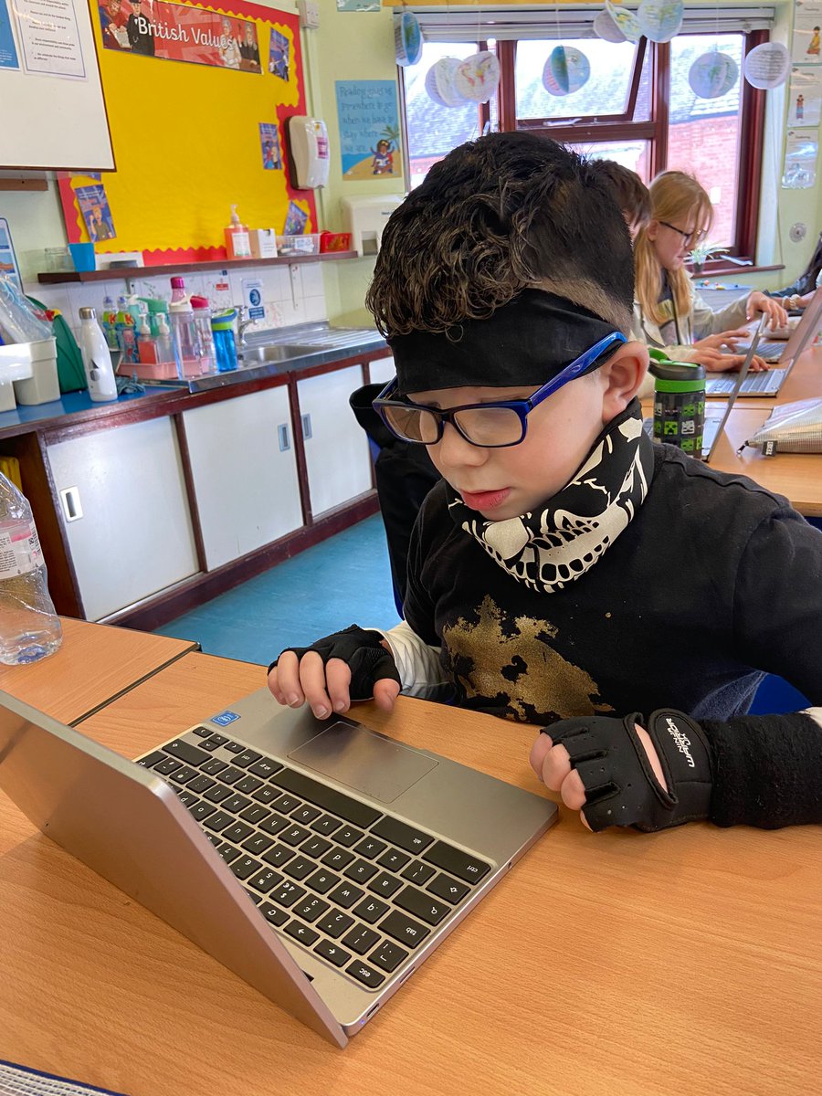 Fosse_TMET's tweet photo. Year 5 concentrating super hard on their TTRS tournament 🎸 #fosserocks #ttrs https://t.co/WJPtrYjcih