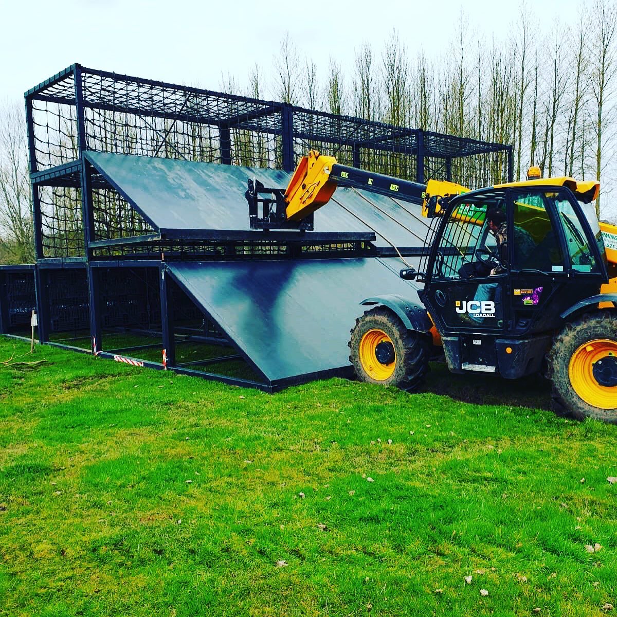 thewolfrun's tweet photo. 📢WE ARE HIRING 
We are looking to expand our Obstacle and Course Building Teams. Have you ever wanted to be a part of the Wolf Run?
A range of Part-time, Full-time and Event Only roles available. Find out more information here: https://t.co/tBKRpfqzZq  #wolfruncrew #wolfrun https://t.co/1jn89rQHGt