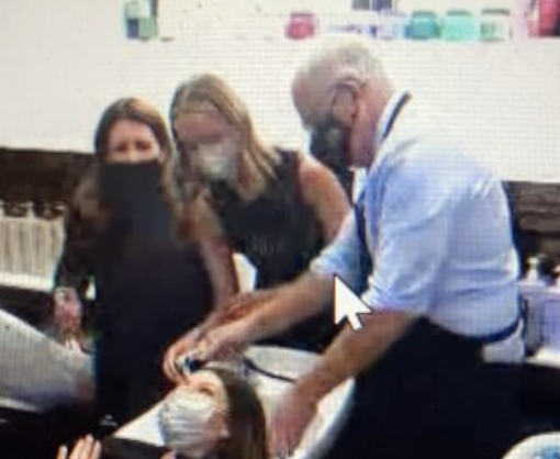 ElmerRudd's tweet photo. SERIOUSLY AUSTRALIA
Can ANYONE tell me what this Knob is doing ...or thinking?
#CompletePsycho One Day #UtterDickhead The next https://t.co/omoOujuzAn
