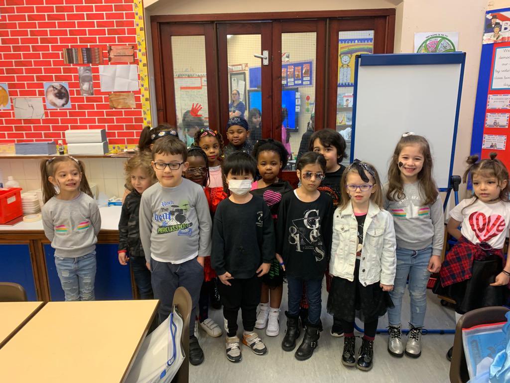 Fosse_TMET's tweet photo. 🎸🎸Year 1 have loved dressing up for ttrs day #fmmaths #fosserocks https://t.co/SqbmwSAXq4