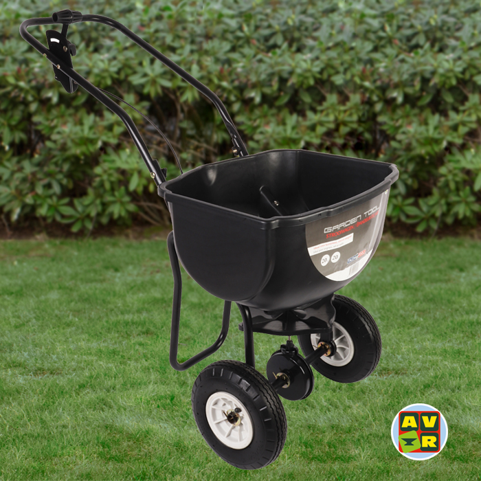 avrtools1849's tweet photo. Wil jij straks ook een mooi gazon?  Dan is het nu tijd om kalk te strooien.  Gebruik hiervoor deze handige strooiwagen, verkrijgbaar in 20L en 25L. https://t.co/y1bjzIVubX https://t.co/QTJH1FkZh9