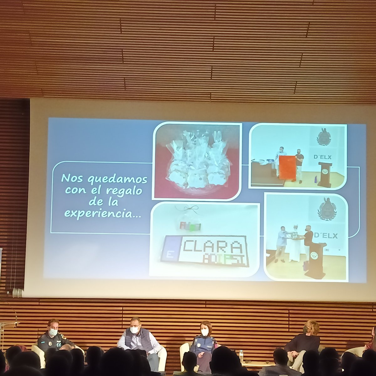 La <a href="/policiaelche/">Policía Local Elche</a> defiende un modelo de policía comunitaria y de proximidad y apunta al #ProyectoCLARA como un punto y seguido para seguir trabajando con todas las entidades y asociaciones en una ciudad más tolerante, inclusiva y segura. Gracias de corazón