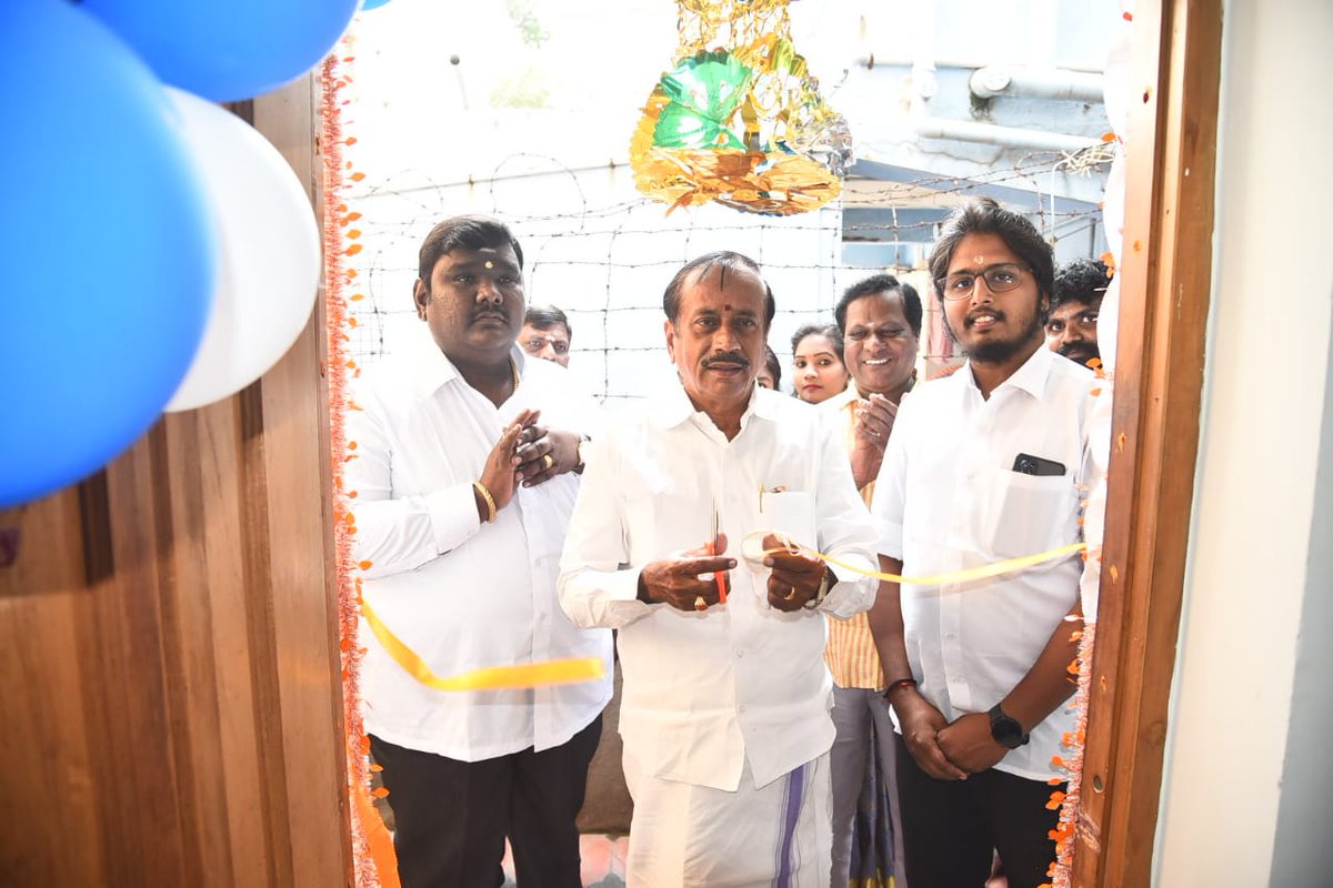 Jawa_king_'s tweet photo. இந்து முன்னேற்ற கழக அலுவலக திறப்பு விழாவில் H.ராஜா கலந்து கொண்டார். https://t.co/DW6arrbtWj