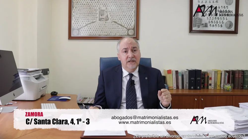 abogmatrimonial's tweet photo. 🎥 Jesús Fdez nos explica en este vídeo de forma sencilla las #diferencias entre #divorcio contencioso y de mutuo acuerdo.

📑 Aunque el resultado final es semejante, existen importantes diferencias en la forma, plazos, documentos necesarios y costes.

⏯ https://t.co/eX0BbMYnpv https://t.co/O0AiGwhZSa