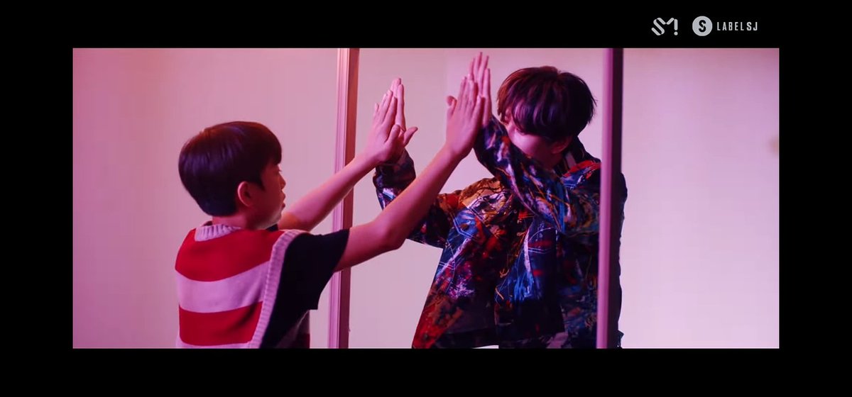 wish127_5's tweet photo. eunhyuk's "be" 🤝🏻 mark's "child"

both songs speak of having to become adults at such an early age. idol life is hard, really :( https://t.co/4iG4iWXgFR