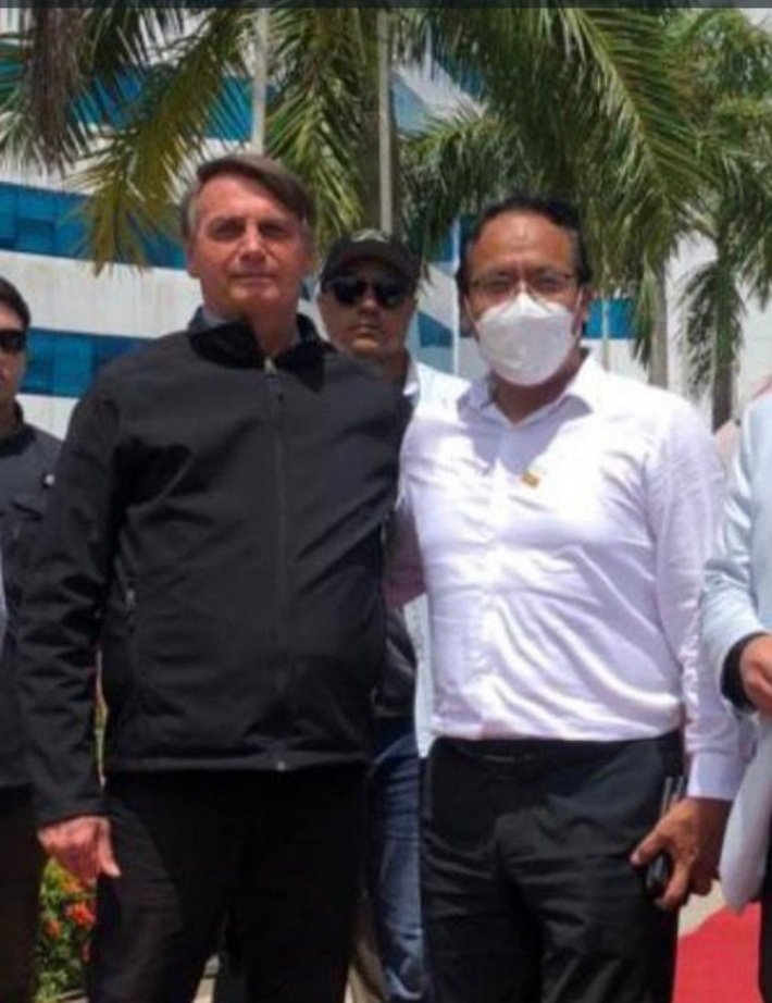 PHPMARCOCARDOSO's tweet photo. Hinchas de Bolsonaro, el fascista antivacuna. https://t.co/pnkmmeMBRc