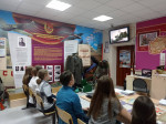 Учащиеся нашей школы, члены совета музея,  присоединились к Всероссийскому Открытому уроку «Город вечно живых», посвящённый дню окончательного снятия блокады Ленинграда, которая длилась 872 дня. Трансляция прошла из Государственного мемориального музея обороны  Ленинграда.