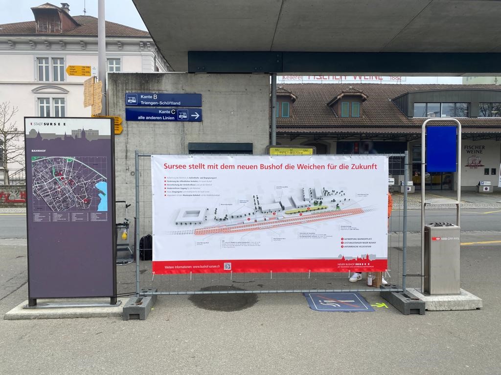 stadtsursee's tweet photo. Warum braucht Sursee einen neuen Bushof? Am SA, 5.2.2022 von 10 bis 12 Uhr findet eine Begehung statt. Treffpunkt ist der Bahnhofplatz. Bauvorsteher Romeo Venetz und die Projektverantwortlichen informieren vor Ort. #sursee #soorsi #bushof Mehr zum Projekt: https://t.co/H7Xcidqbkn https://t.co/e0JuMXUdea