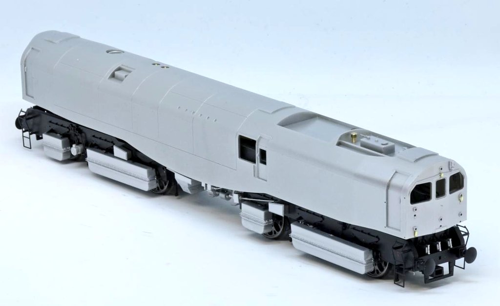 MattwicksBMR's tweet photo. A couple of shots from KR Models news letter of Bulleids Leader... Looks OK but a few things need looking at like the size of the cab window opening... But not bad for a first assemble.
#KRModels #OO #4mm #Bulleid #Leader #ModelRailway #ReadyToRun #Southern https://t.co/4wvuecX4e4