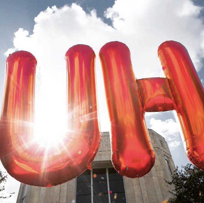 Happy Friday!! Show us your Cougar Pride for #CougarRedFriday  <a href="/UHouston/">University of Houston</a>