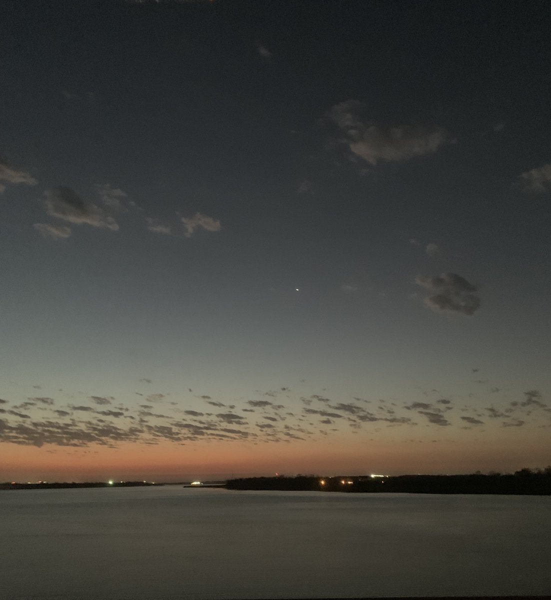 SueBerkKoch's tweet photo. Hello Venus! Fun fact:
1 day on Venus is longer than its year! 🌟
#STEMeducation #venus #stemfact #astronomy #planets https://t.co/v7hds0IpmE