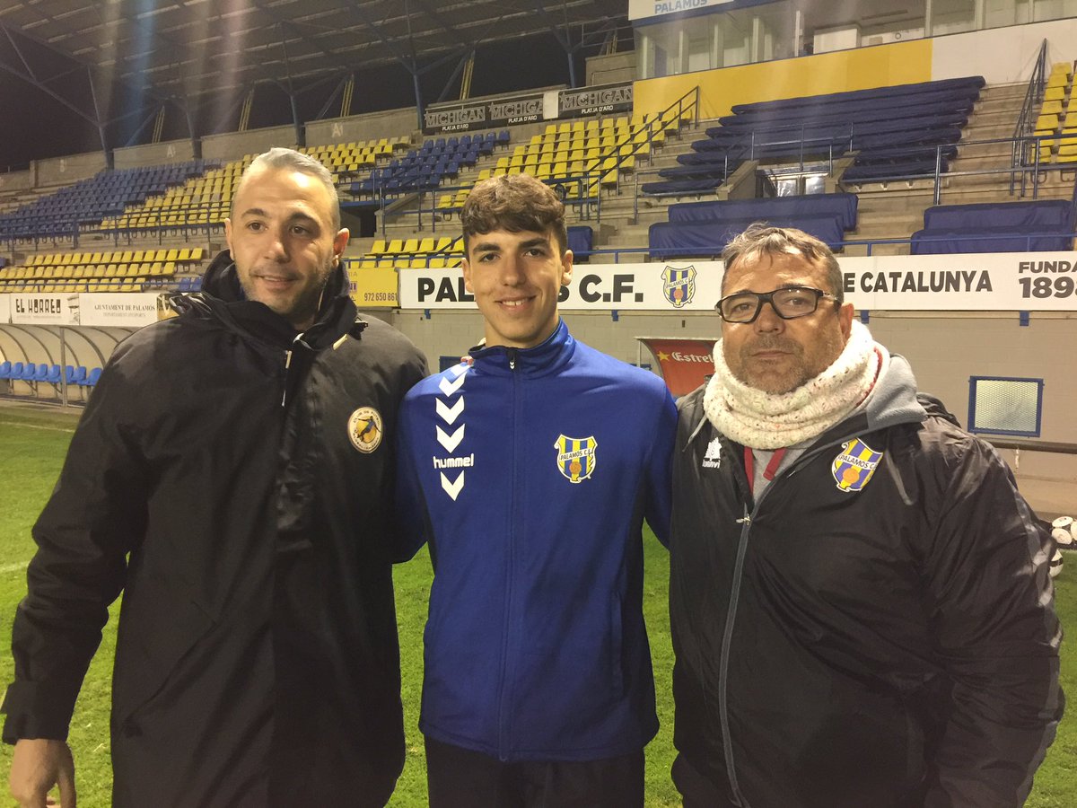 📢 [BENVINGUT MIKI]
Nova incorporació‼️ El jove porter de 18 anys, Miki Doporto, procedent del juvenil A del Global Palamós s’incorpora al <a href="/palamoscf/">PALAMÓS CF 💙💛</a>‼️