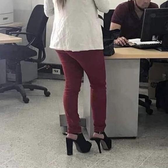 CodingComedy's tweet image. #left-heel {font-weight: 700;} #right-heel {font-weight: 200;}