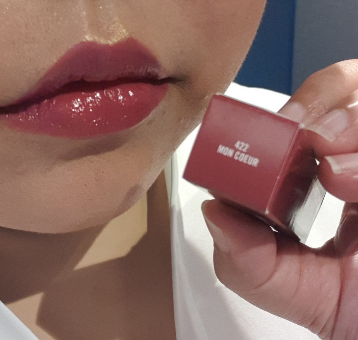 d_kindaeyo's tweet photo. @koodeogihoe
my Mama have sexy lips thanks to you😘
#MonCoeur #MAC #LisaxMAC https://t.co/IEUVjou58y